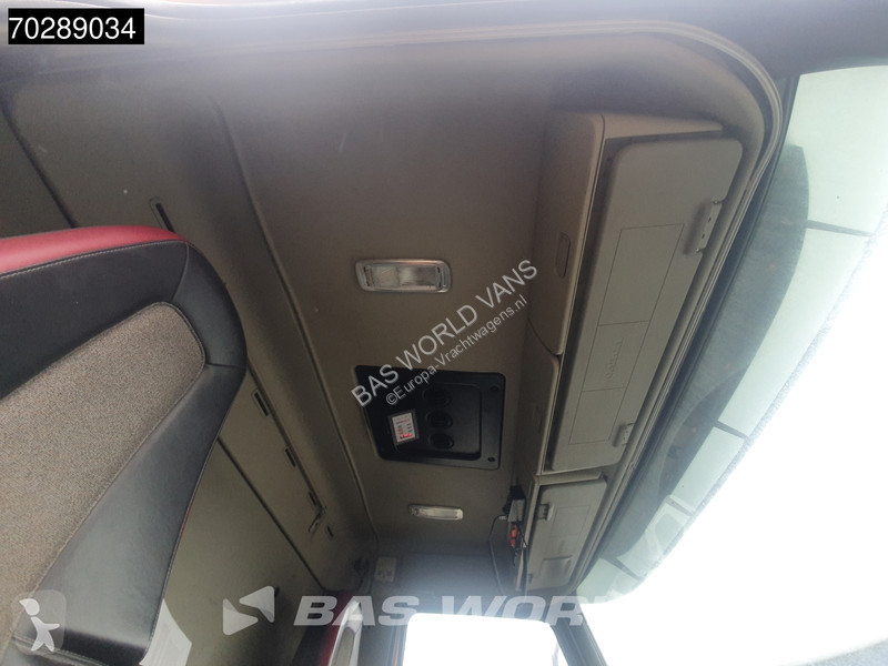 شاحنة Volvo 520  8X4 32m3 AJK Pusher Big-Axle...