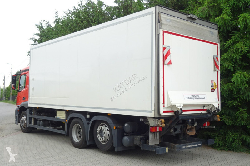 شاحنة Mercedes 2840 Syp euro 6 chłodni 3 osie...
