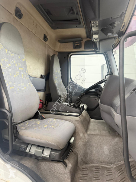 شاحنة Renault 220 MEDISCHE VRACHTWAGEN /CAMION...