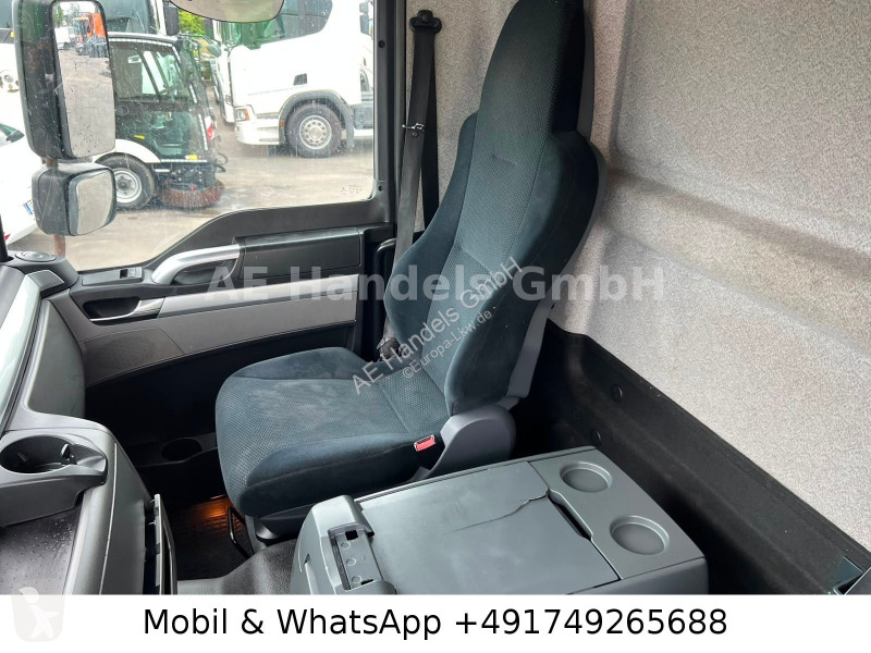 Vrachtwagen MAN 12.220 C BL...