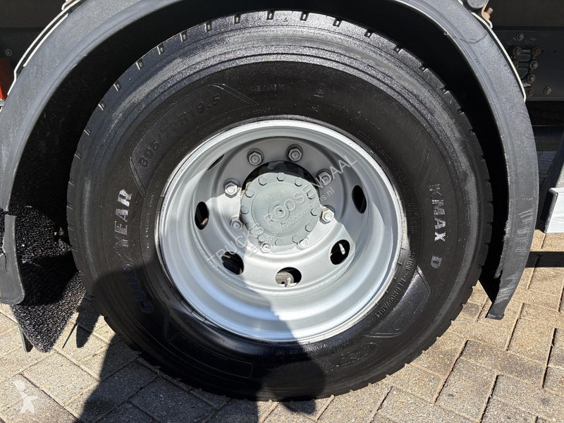 Camión Iveco 160E25 + LOADLIFT + SLIDING ROOF +...