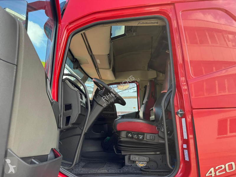 Camión Volvo 420 6X2 EURO 6 + 2 AXLE VAN ECK...