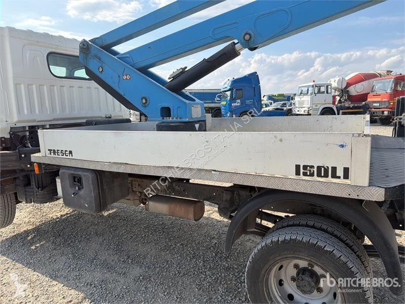 Camion Nissan PNT205 20 m on Nissan NT400...