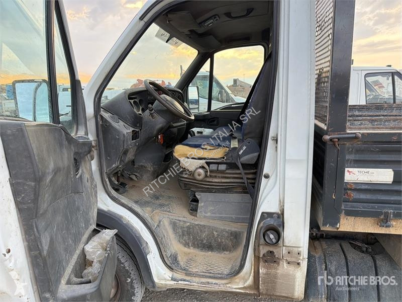 Грузовик Iveco 35A Dump Truck