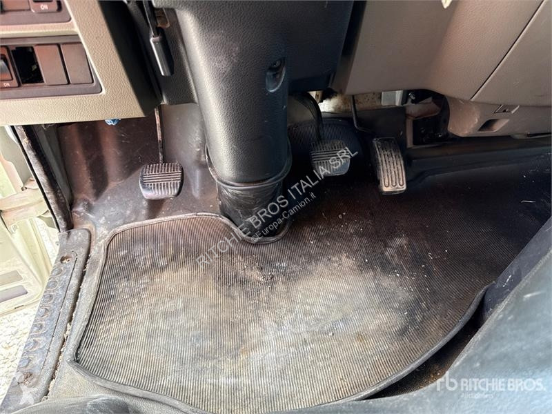 Lastbil Nissan Isoli PNT 230 20.5 m on Nissan...