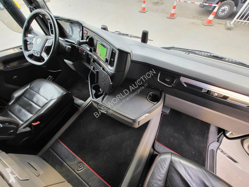 Camião Scania 580