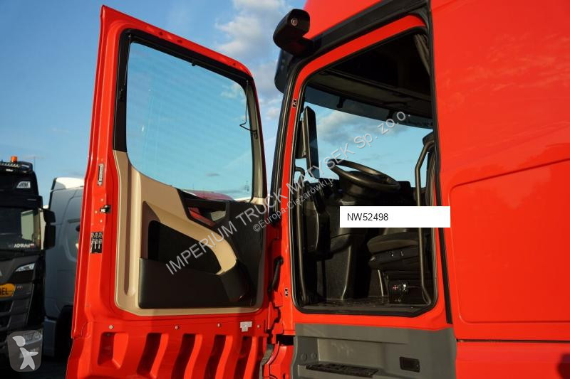 Грузовик Mercedes 2545