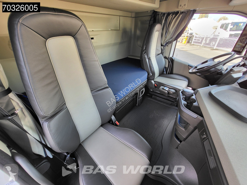 Vrachtwagen Volvo Aero 540 8X4 NEW! HYVA 30-62...