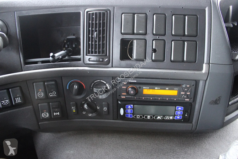 Lastbil Volvo FMX 370 + EURO 5 + CARRIER + meat...