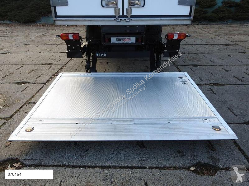 Camión Mercedes ATEGO 12.24 KONTENER CHŁODNIA...