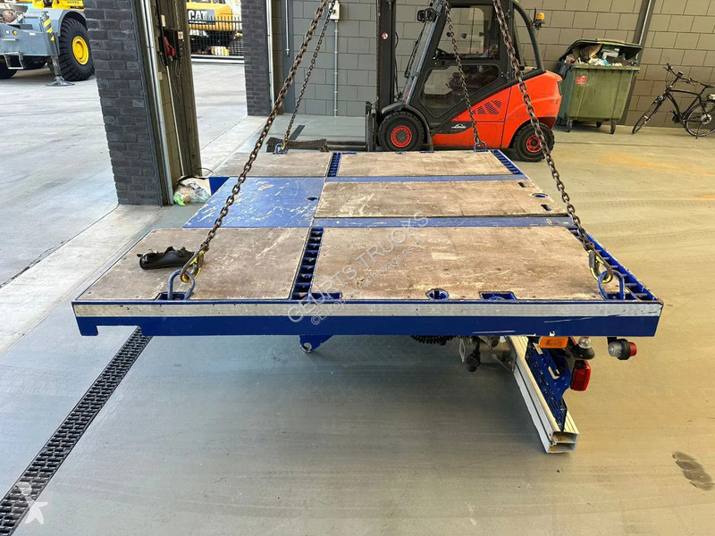 Kamion Volvo 8X4 TREKKER / BAKWAGEN MET...