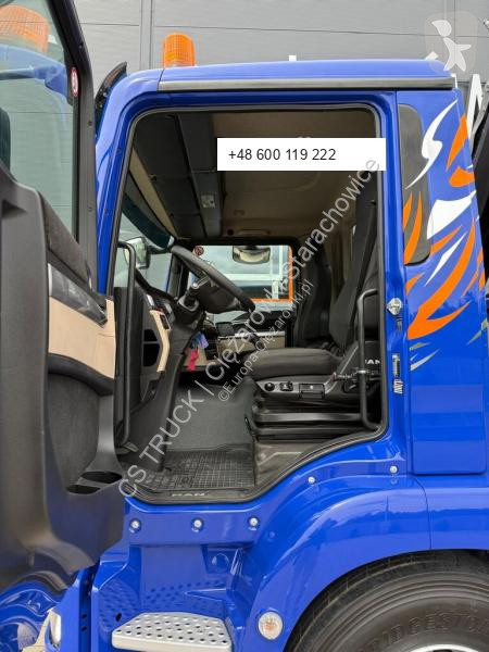 Kamion MAN 1420 K2 z pilotem
