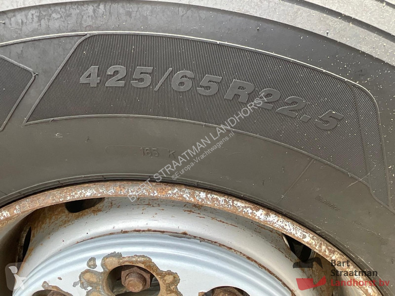 Kamion Volvo 440 10x4 Euro 5 geisoleerde asfalt...
