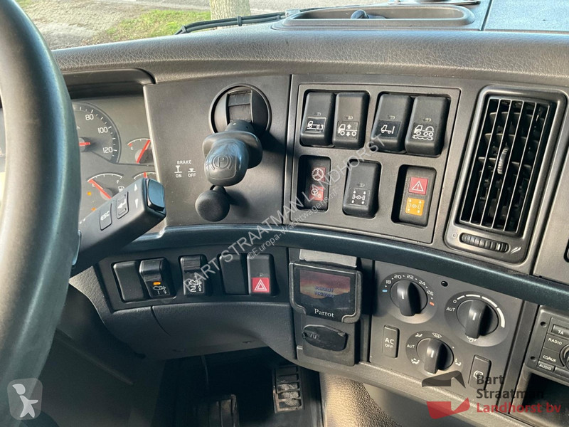 Kamion Volvo 10X4R Euro 5 met 30T HTS Kabel...