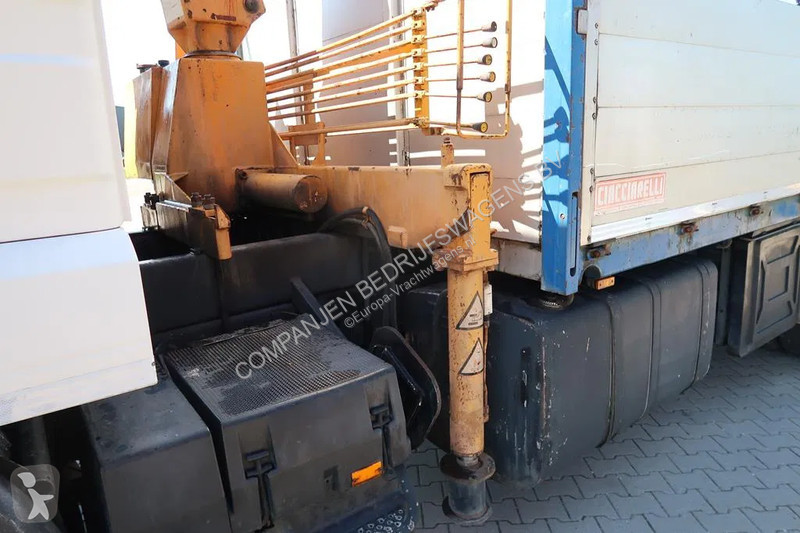Kamion Scania R143-420 V8 EFFER 8200 Kraan -...