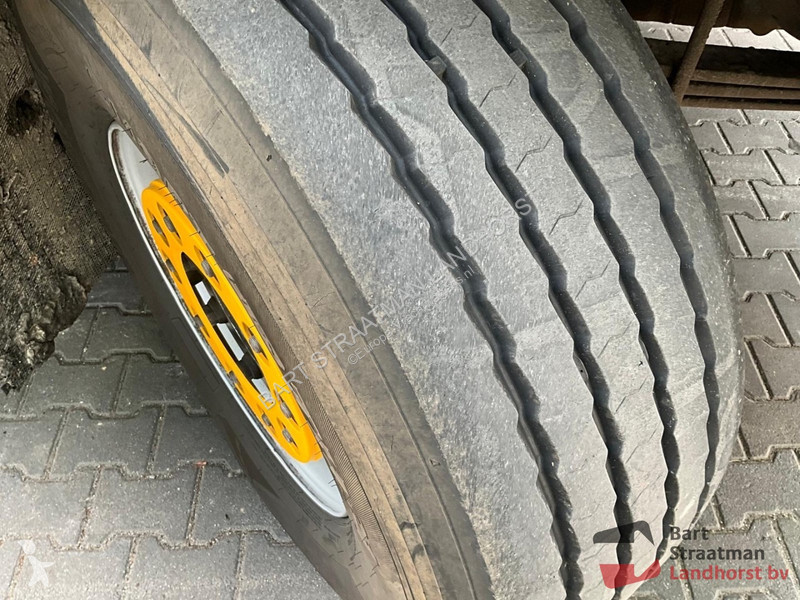 Camión Volvo 420 8x4 Euro 5 with Cable...