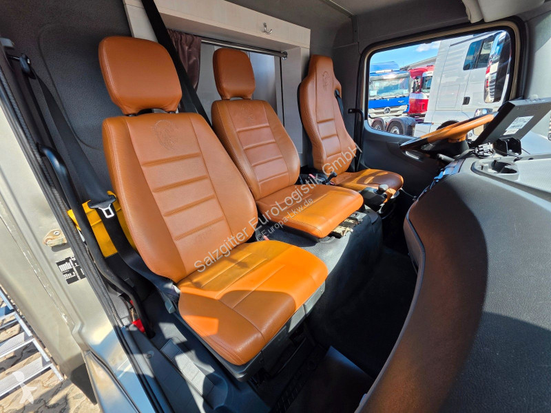 شاحنة Mercedes 818L