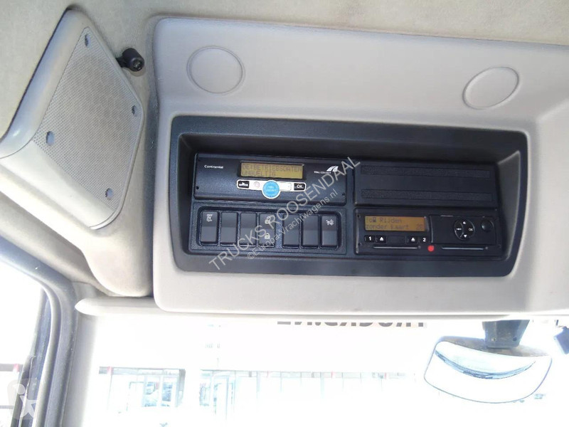 شاحنة Renault 220 + euro 5 + MANUAL + lift + 12T
