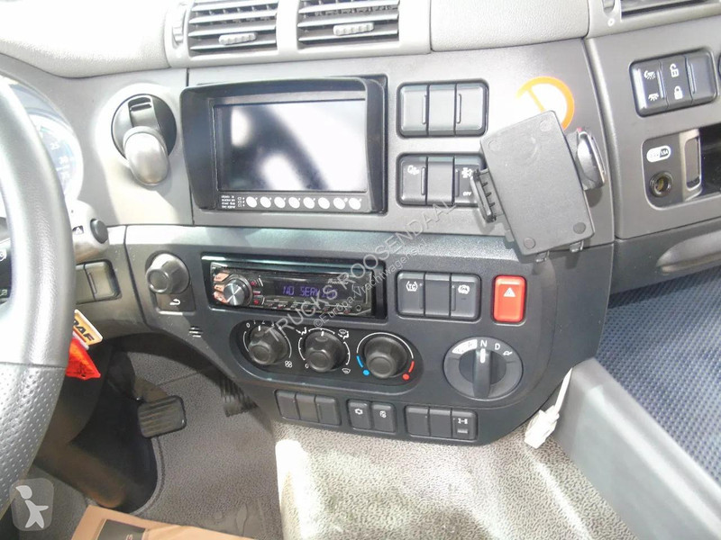 شاحنة DAF 220 + CARRIER + EURO 6 + LIFT