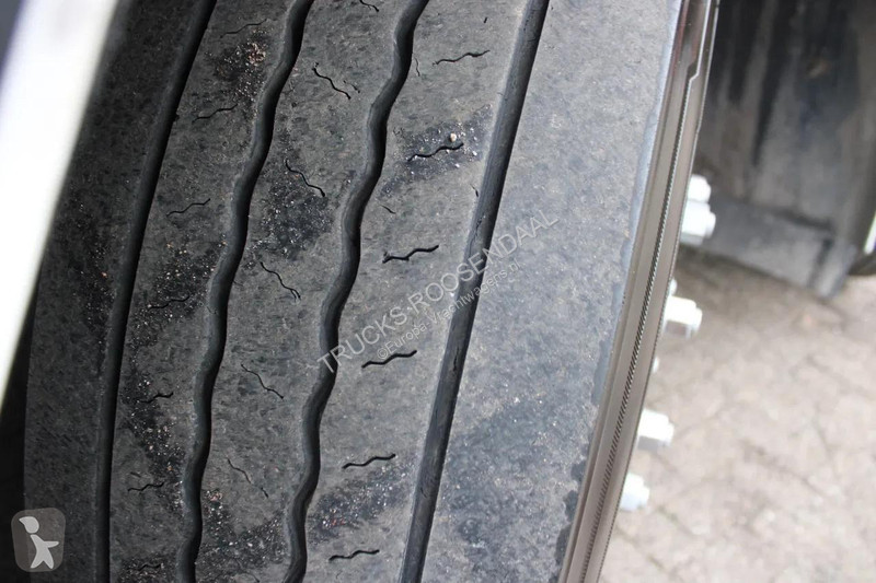 شاحنة Volvo 12340 + ADR + stokota 14.000L + manual