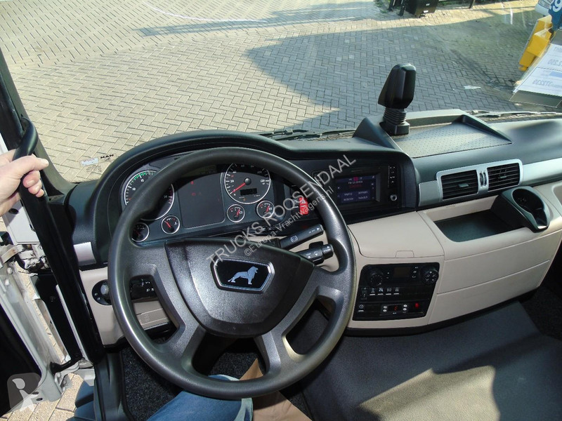 شاحنة MAN 12.250 + euro 6 + lift + iso box