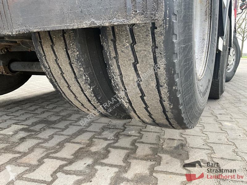 Lastbil Ginaf X6 4142 CF 8x2 met 22 m3...