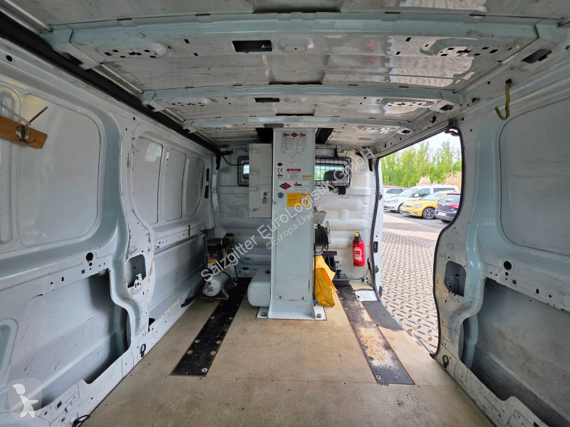 شاحنة Opel Vivaro 2.5 CDTI / Versalift ET-30-NE-XS