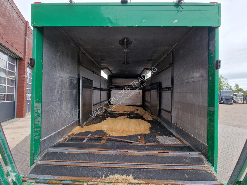 شاحنة Volvo Globetrotter 6x2*4 - Livestock -...