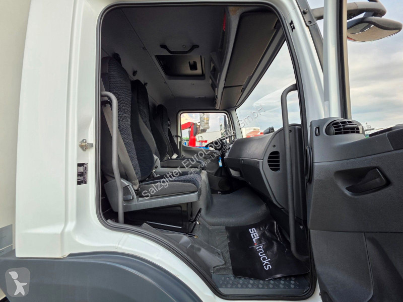Vrachtwagen Mercedes 818 | 3 Sitzen | Ladebordwand