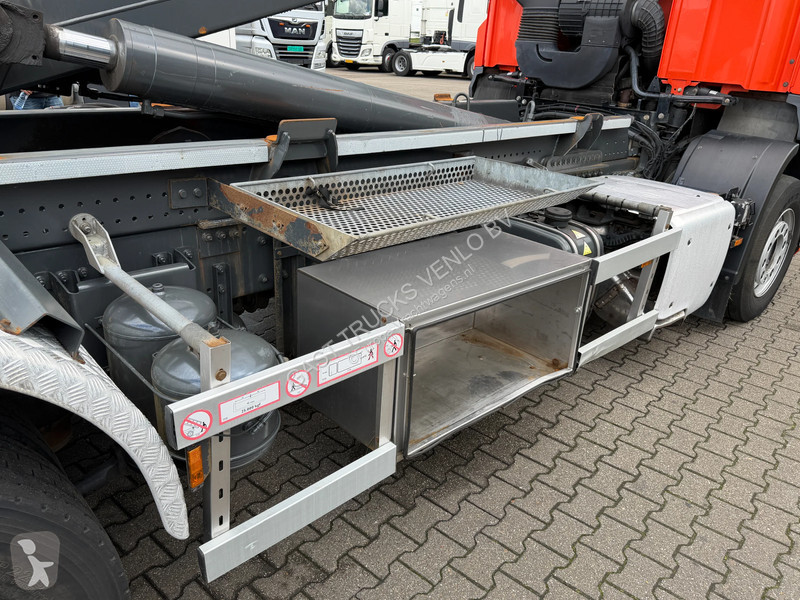 Vrachtwagen DAF 430 6x2 VDL 25T Haakarm *332...