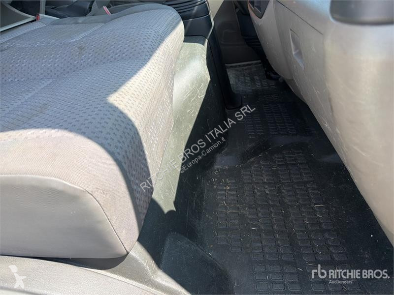 Camión Nissan 35 - 11