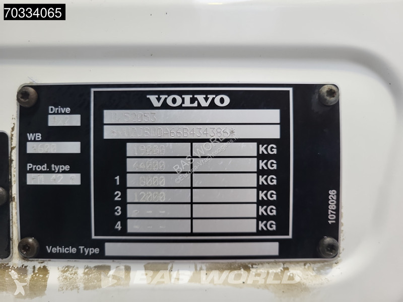 Camión Volvo 480  4X2 hooklift Automatic VEB...