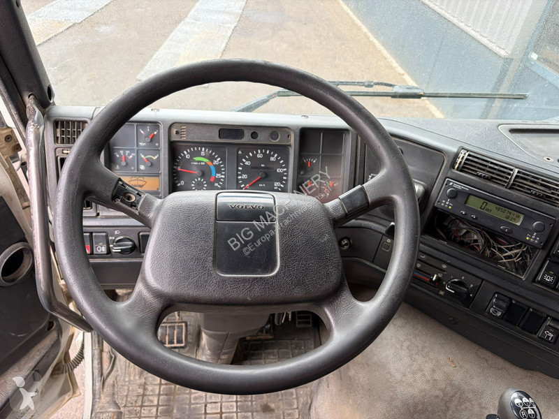 Kamion Volvo 380 6x4 Marrel Kipper