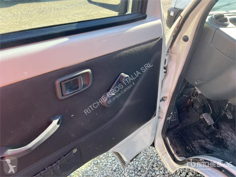 Kamion Comet New Esk 14 14 m on Piaggio Porter...