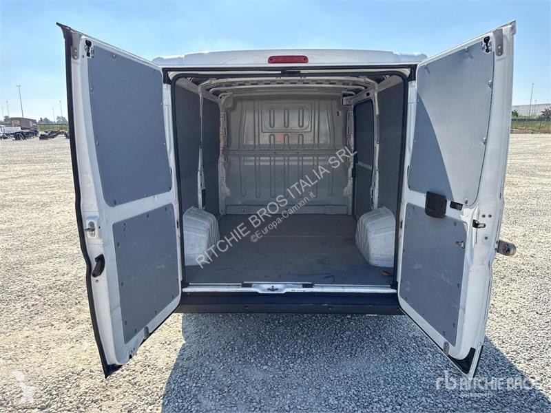 Camión Peugeot 333 L1H1 2.2 BLUEHDI 140CV SeS...