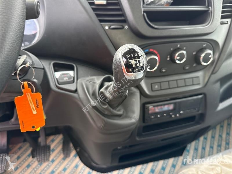 Camion Iveco Palfinger Tunlift 737-500 5 m on...