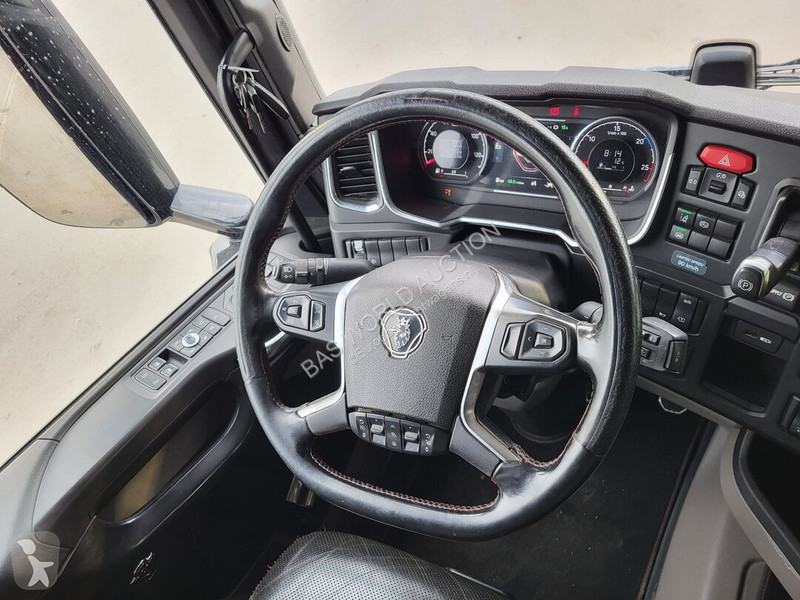Camião Scania 580