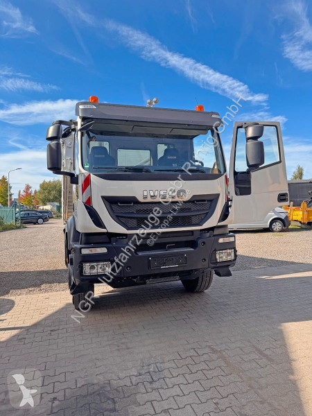 Camion Iveco 4X2 Meiller 3 Seitenkipper guter...