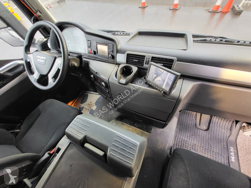 Camion MAN 33.440