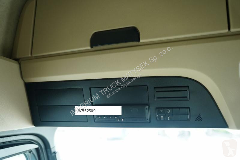 Грузовик Mercedes 2545
