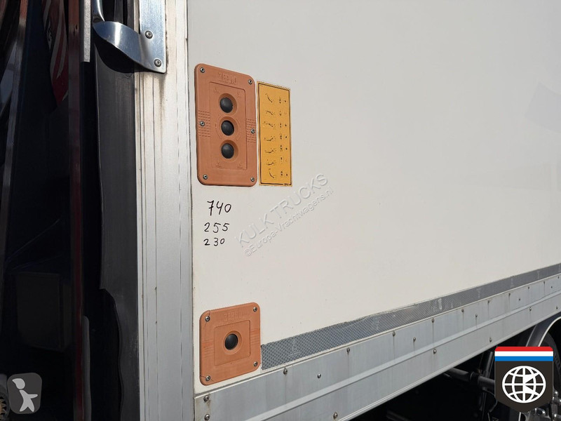 Vrachtwagen Volvo 460 Sleeping cab Storage box...