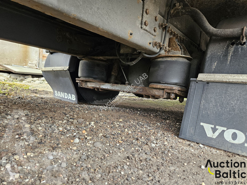 Volvo FL612 truck