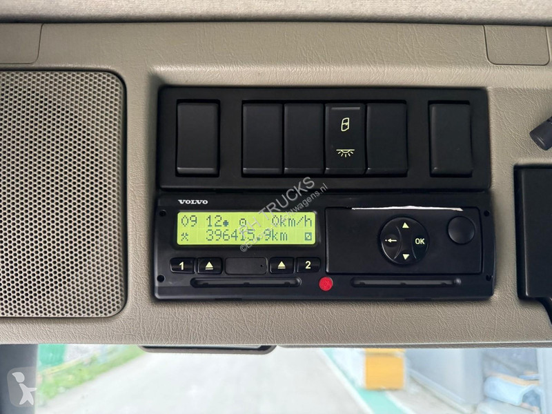 Kamion Volvo 330 6X2 EURO 6 + FRIGOBLOCK +...