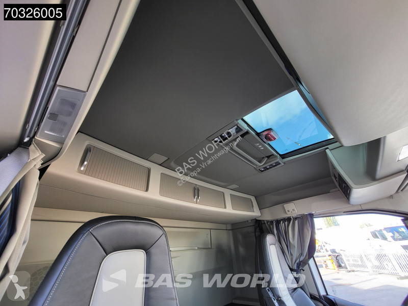 Vrachtwagen Volvo Aero 540 8X4 NEW! HYVA 30-62...