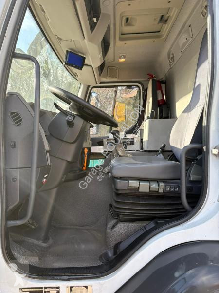 شاحنة Renault MAGYAR 18000L 5 CPTS PREMIUM...