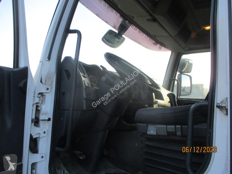 Kamion Renault 6x2 essieu relevable 320 benne...