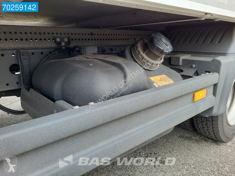 Camion Mercedes 816 4X2 7.49t Thermoking B-100...