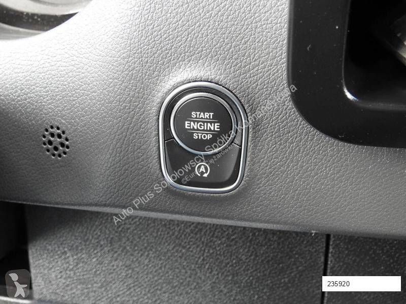 Kamion Mercedes SPRINTER KONTENER WINDA 8 PALET...