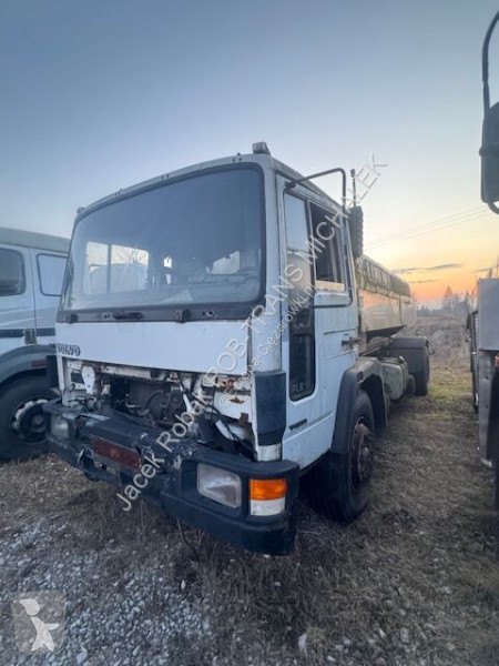 Camión Volvo FL 618