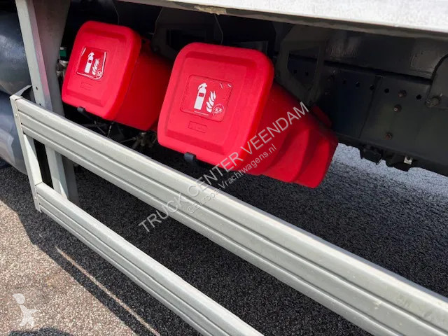 Camion Scania P280 Closed box taillift 2000 kg...